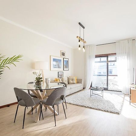 2Br Flat In Bonfim W/ Ac & Balcony By Lovelystay Porto Eksteriør bilde