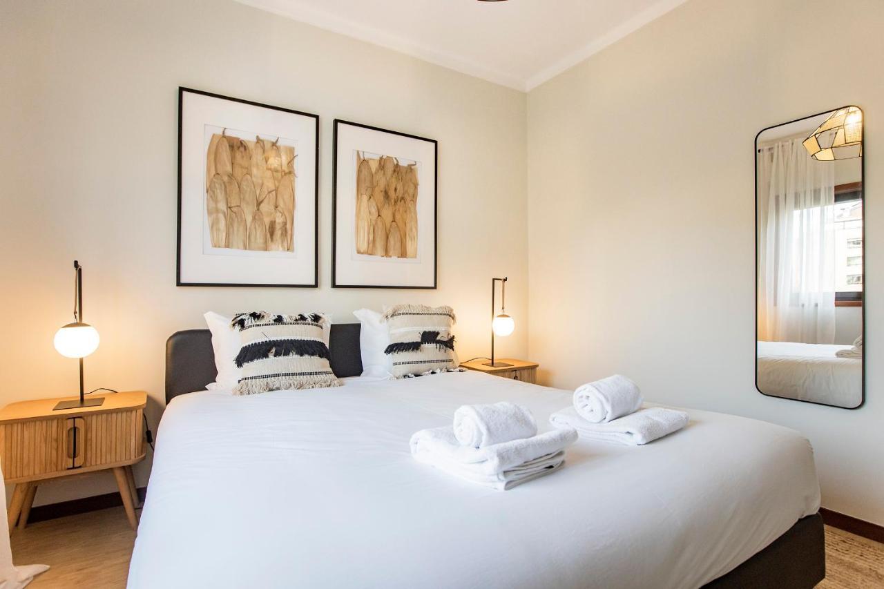 2Br Flat In Bonfim W/ Ac & Balcony By Lovelystay Porto Eksteriør bilde