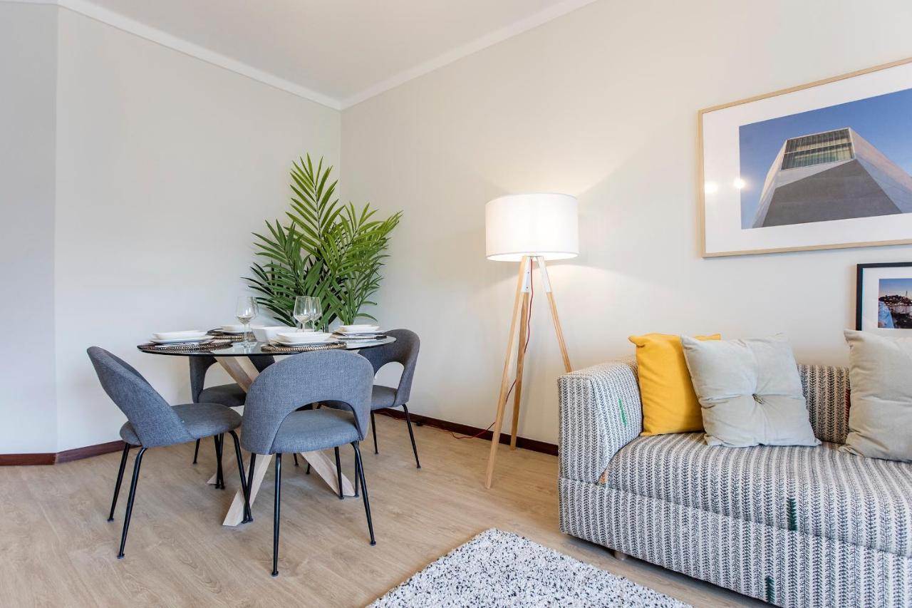 2Br Flat In Bonfim W/ Ac & Balcony By Lovelystay Porto Eksteriør bilde