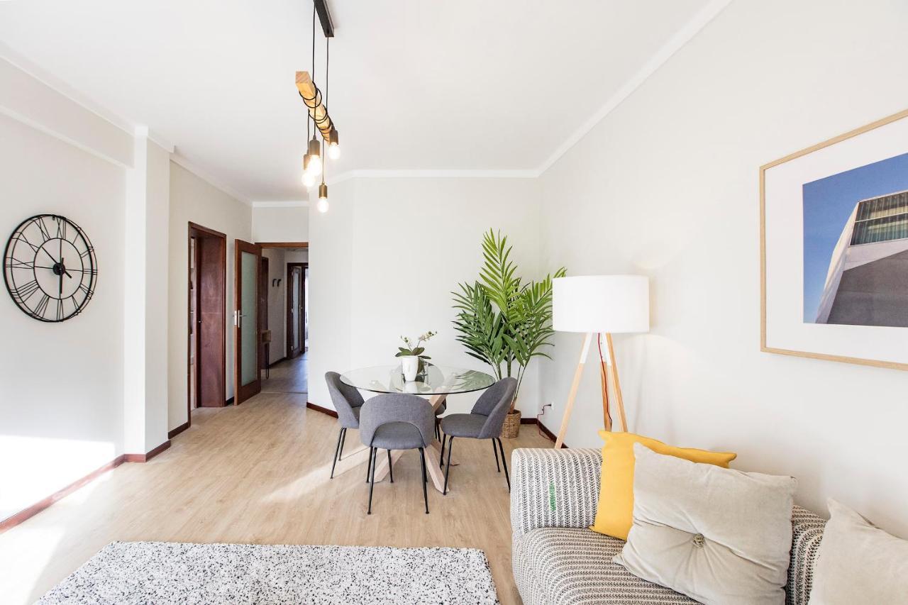 2Br Flat In Bonfim W/ Ac & Balcony By Lovelystay Porto Eksteriør bilde